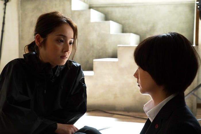 佐々木希、波瑠/「ON 異常犯罪捜査官・藤堂比奈子」第4話(画像提供:カンテレ)