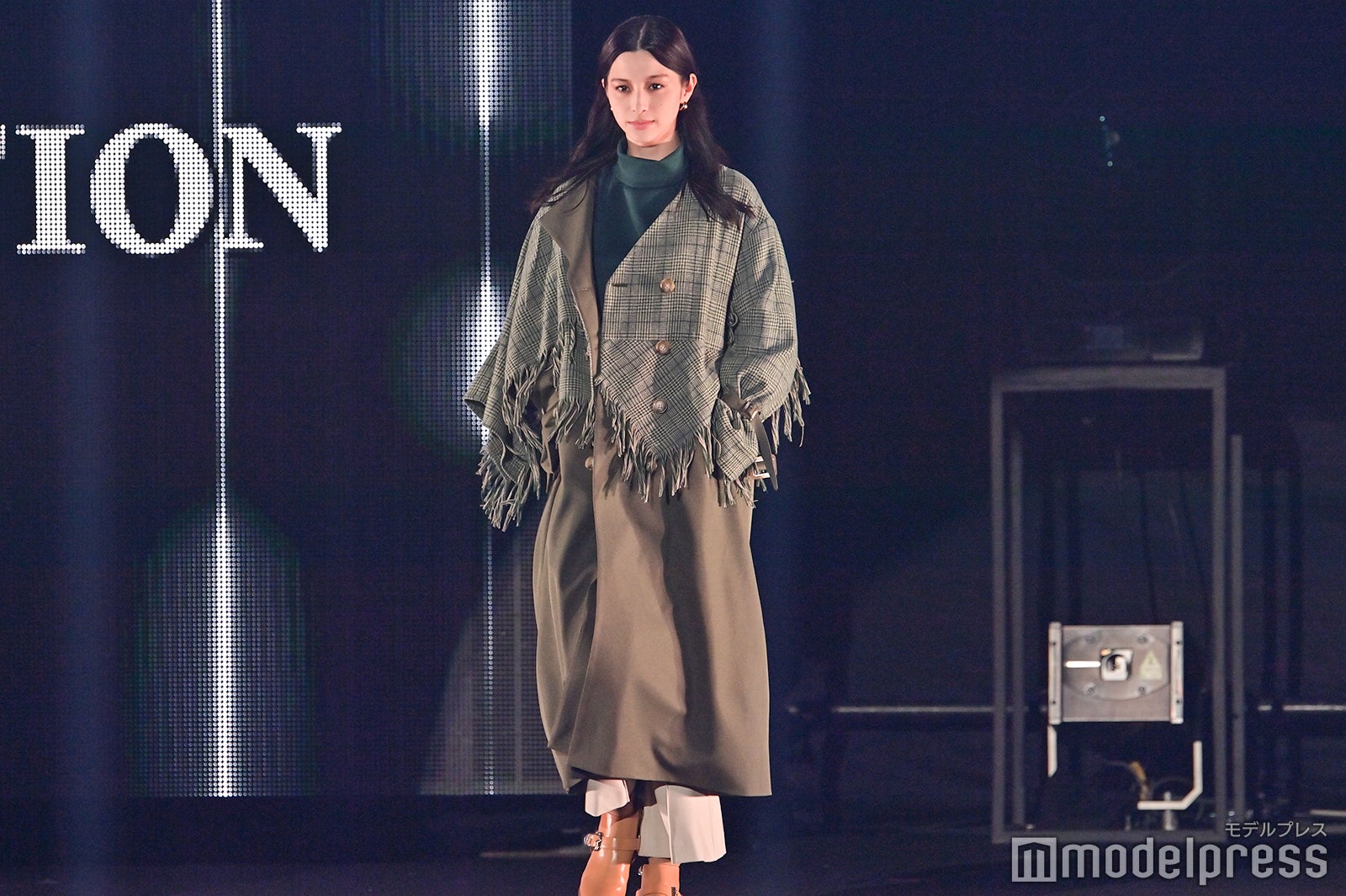 （C）モデルプレス