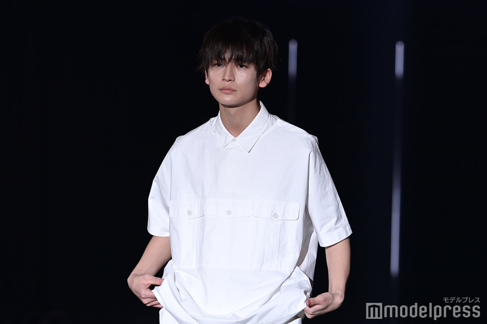 「仮面ライダーゼロワン」高橋文哉、“笑顔封印”クールなウォーキング＜TGC2021 S／S＞