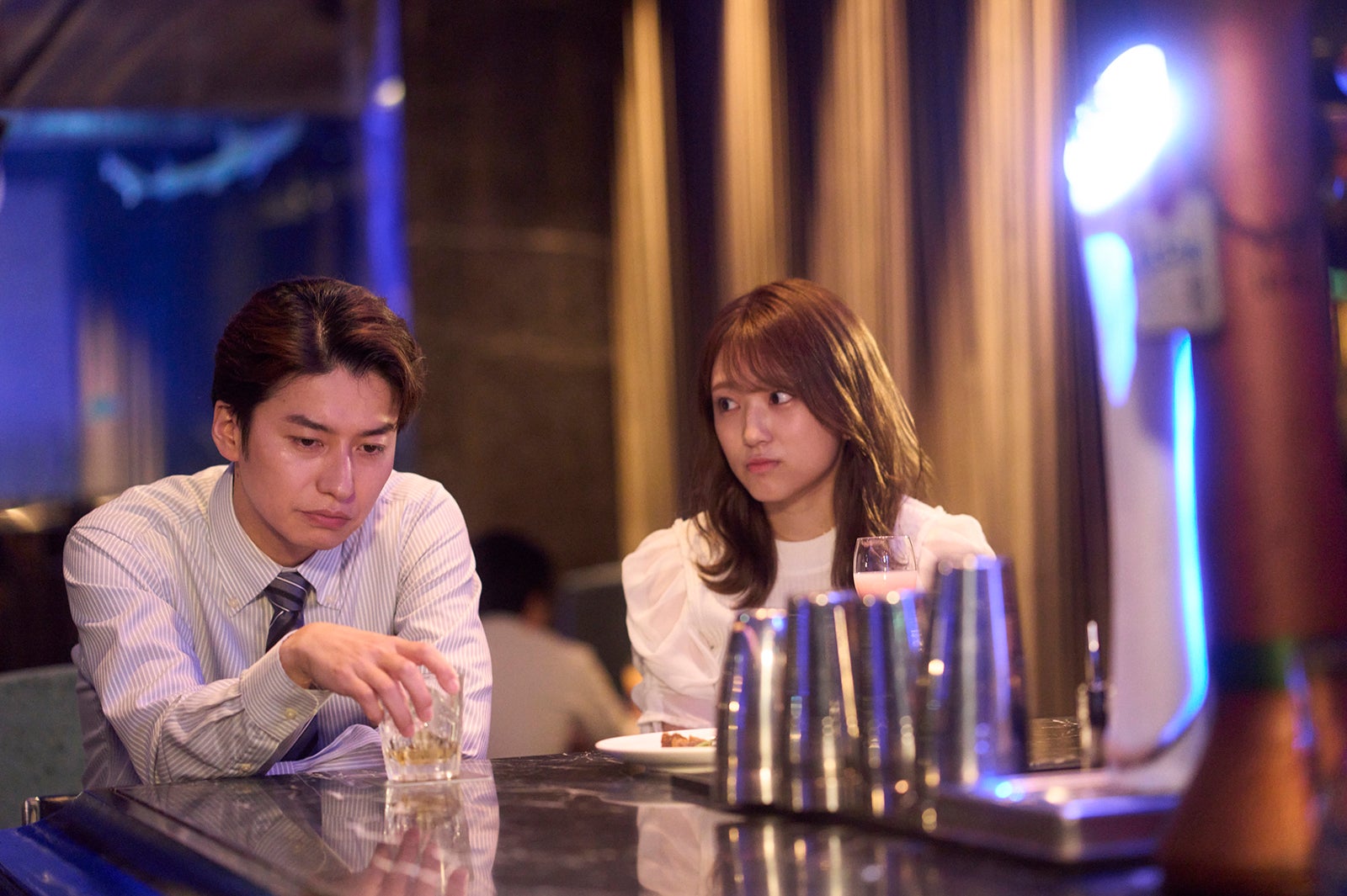 武田航平、矢吹奈子「癒やしのお隣さんには秘密がある」第6話より（C）日本テレビ