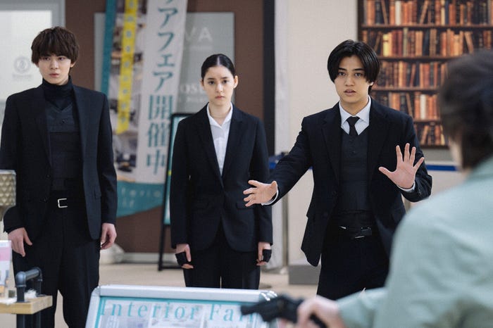 豊田裕大、新木優子、高橋海人「DOPE 麻薬取締部特捜課」第2話(C)TBS
