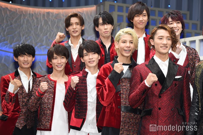 Snow Man(前列左から)向井康二、渡辺翔太、深澤辰哉、ラウール、岩本照(後列左から)目黒蓮、宮舘涼太、阿部亮平、佐久間大介(C)モデルプレス