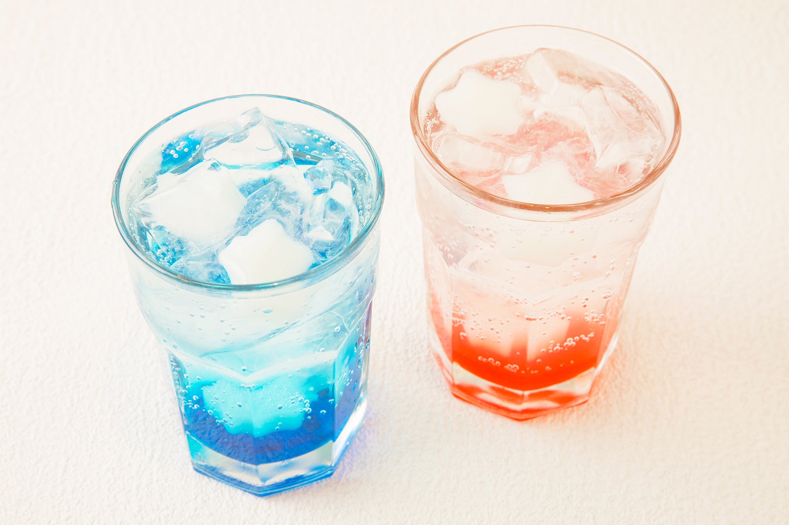 「君の名は。」彗星ソーダ（瀧・三葉）各760円／画像提供：阪急阪神百貨店