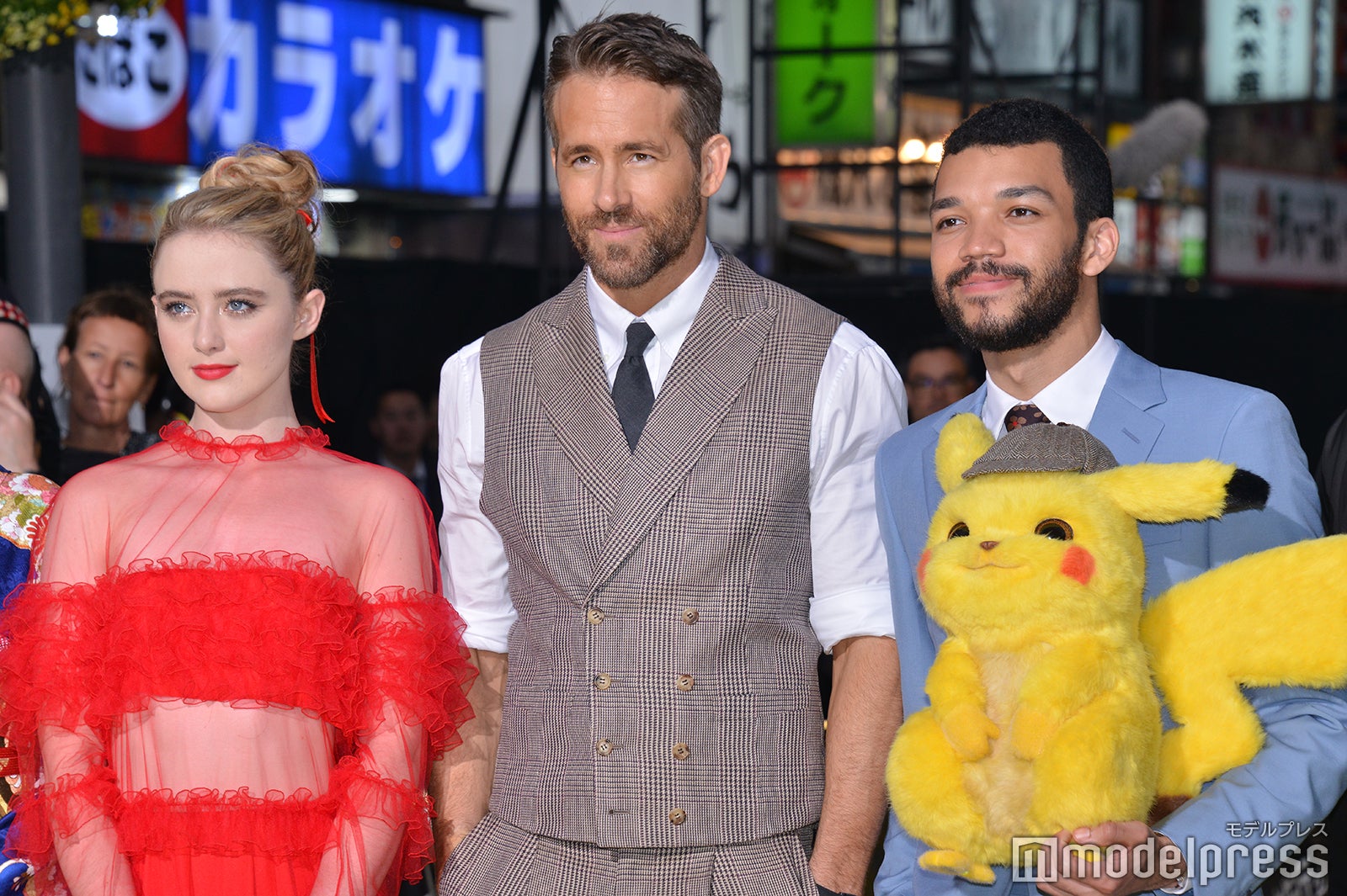 （左から）キャスリン・ニュートン、ライアン・レイノルズ、ジャスティス・スミス（C）モデルプレス