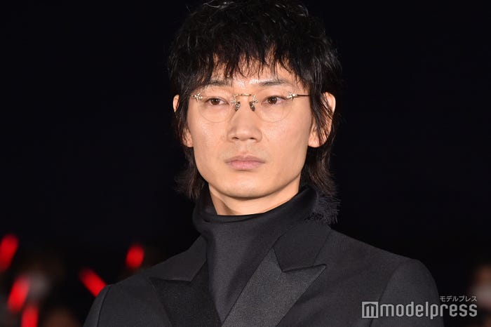 綾野剛 (C)モデルプレス