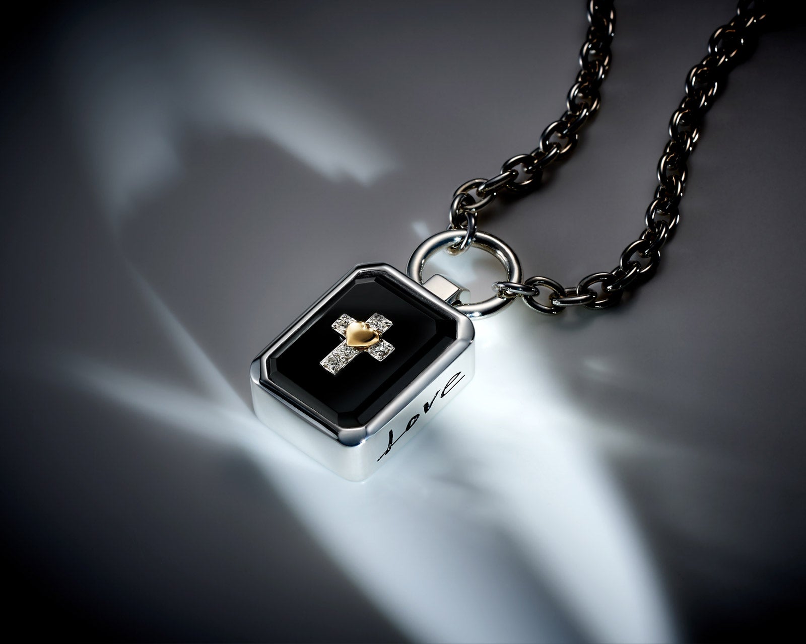 井上ヤマトと「JUSTIN DAVIS」のコラボレーション（提供写真）