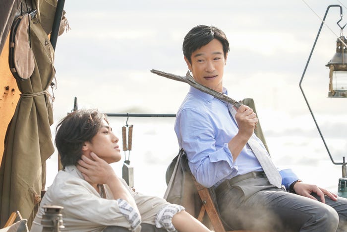 赤西仁、堺雅人/新CM「好きな方へ、一歩。」篇より(提供写真)