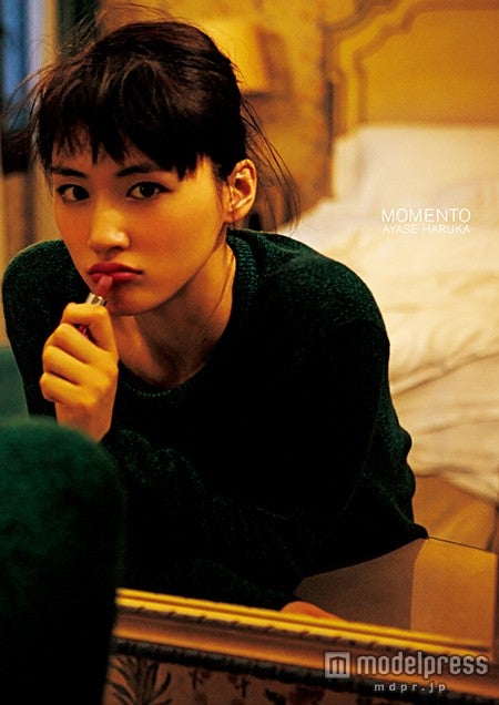 綾瀬はるか／写真集「MOMENTO～モメント～」（9月22日発売） 表紙 (C)ND CHOW