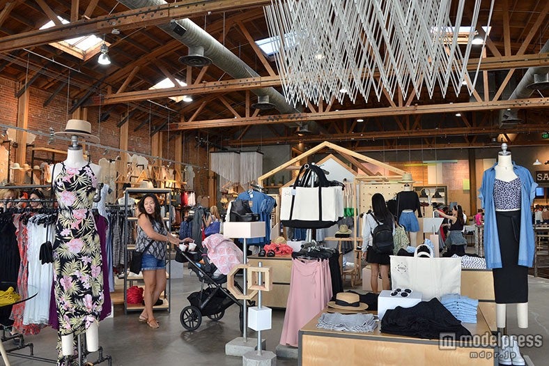 「Urban Outfitters（アーバンアウトフィッターズ）」店内