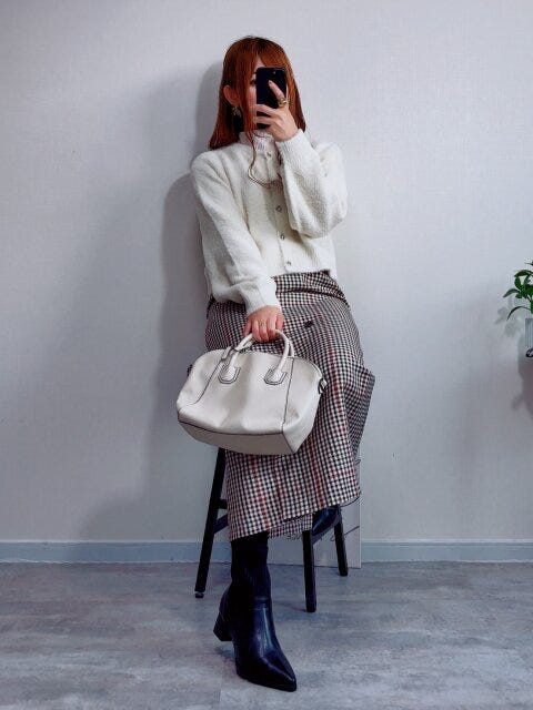 GUシャギーニットハートビジューボタンカーディガン GUシャギーニットハートビジューボタンカーディガンの通勤コーデ