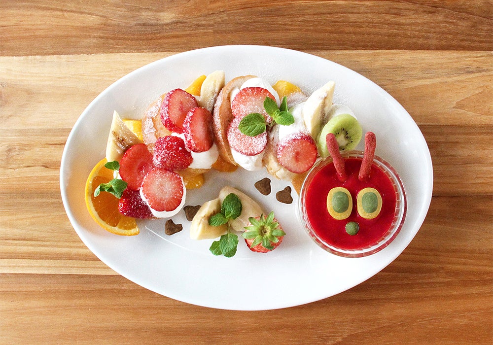 「はらぺこあおむしカフェ in 吉祥寺」メニュー公開、果物たっぷりカレーやフルーツサンドなど