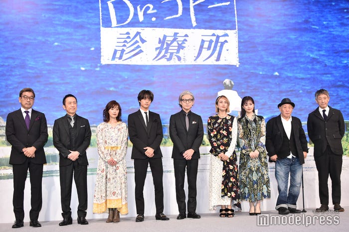 (左から)中江功監督、筧利夫、大塚寧々、高橋海人、吉岡秀隆、柴咲コウ、生田絵梨花、泉谷しげる、小林薫 (C)モデルプレス