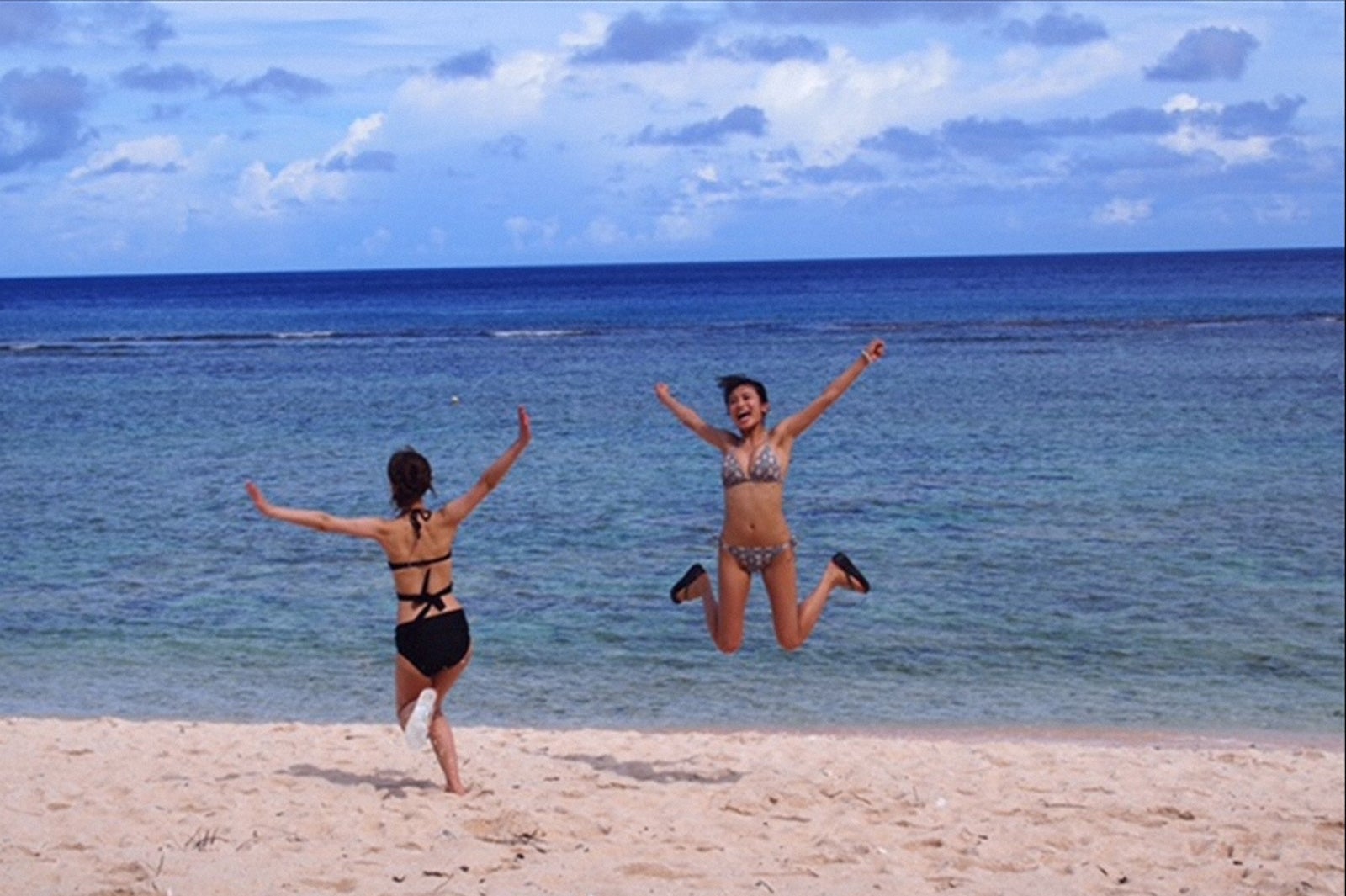 （左から）大家志津香、小島瑠璃子（C）TBS