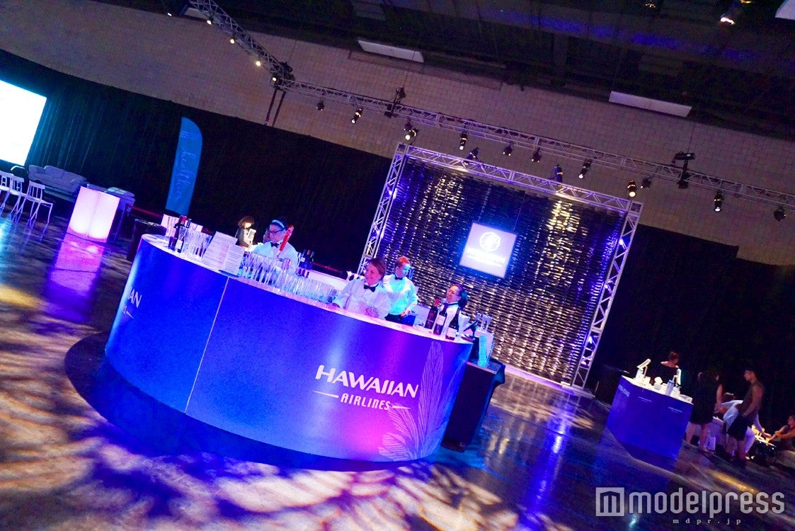 ハワイアン航空バーエリア／ホノルル・ファッションウィーク／ハワイ現地撮影（C）モデルプレス
