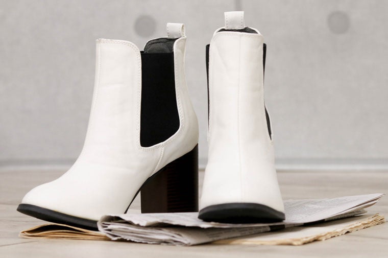 チャンキーヒールサイドゴアショートブーツ「salus」1,990円（税込）／画像提供：salus