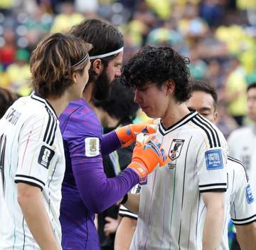 田中碧 W杯から帰国後、訪れた場所 真剣な表情で 盟友・三笘薫も通う職人のもとへ