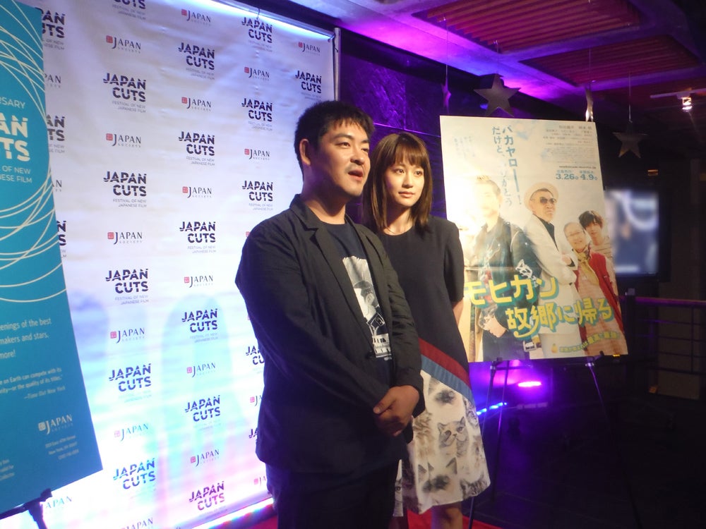 前田敦子、流暢な英語で喜びあらわ ニューヨークで拍手喝采