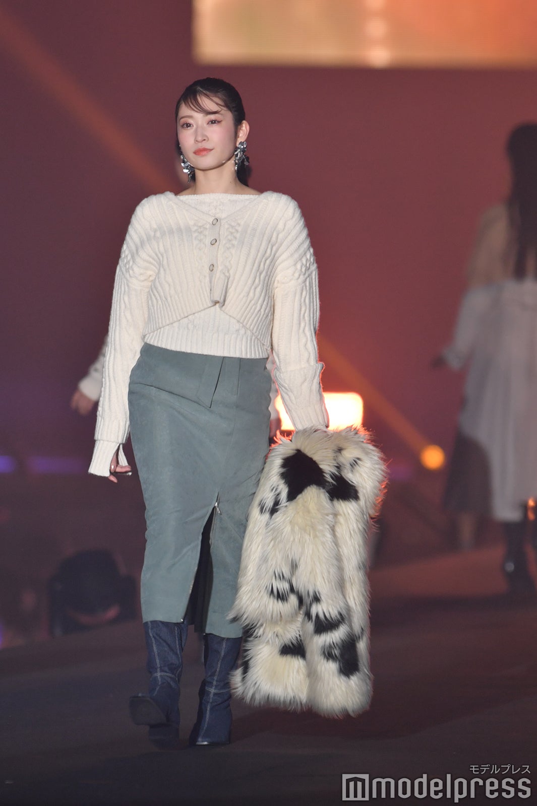 （C）モデルプレス