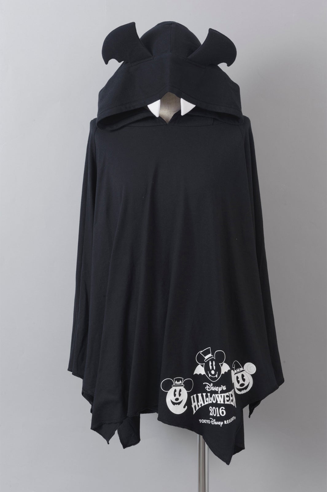 ポンチョ（3900円）／（C）Disney