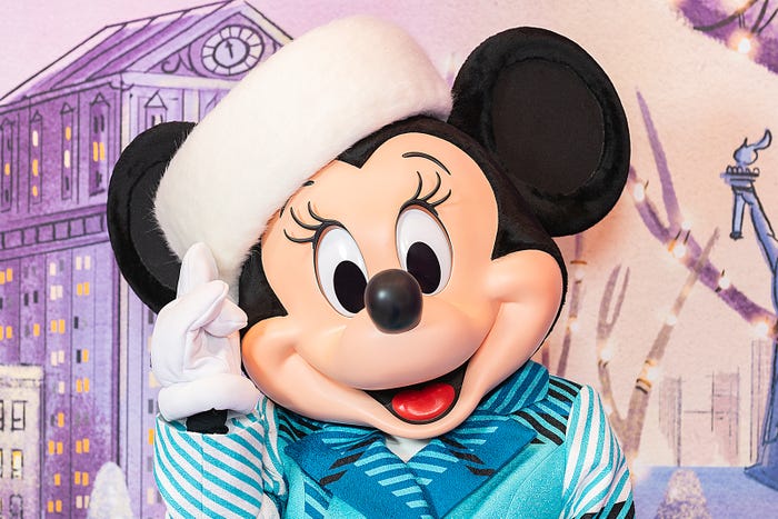 ふわふわのファーで覆われた帽子※画像はイメージ(C)Disney