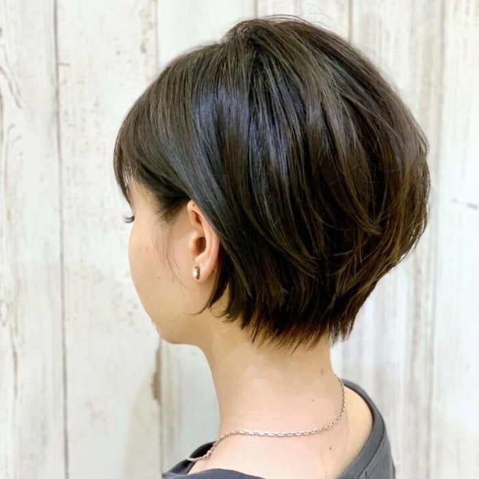 カーキグレージュってどんな髪色 21年は大人らしく上品な髪色にしよう モデルプレス