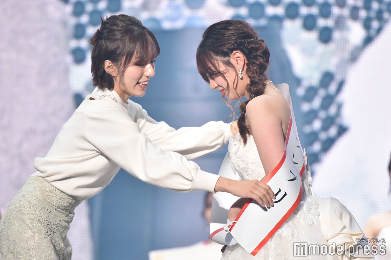 井手美希、吉田優花さん（C）モデルプレス