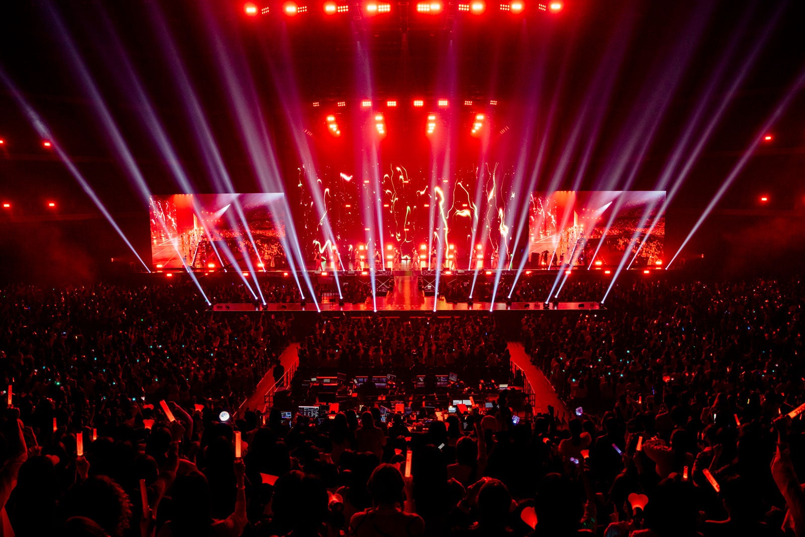 THE JET BOY BANGERZ（C）The Performance／撮影：田中聖太郎写真事務所