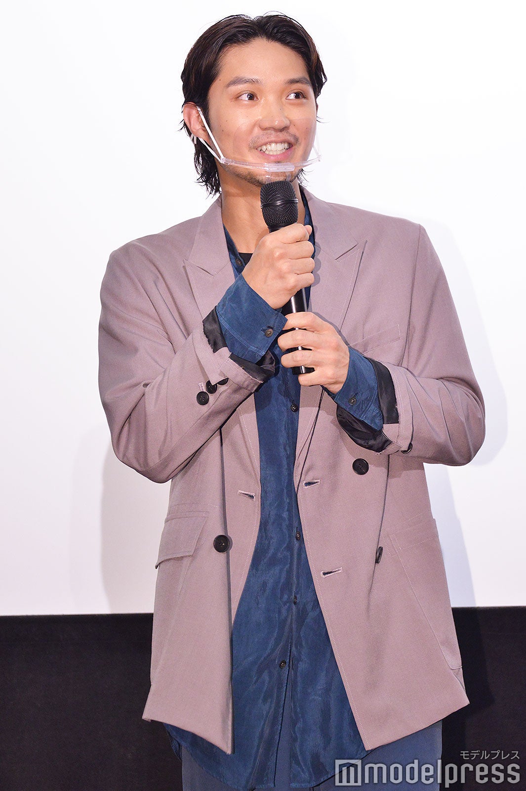 大ヒット舞台挨拶の開催を喜ぶ磯村勇斗（C）モデルプレス