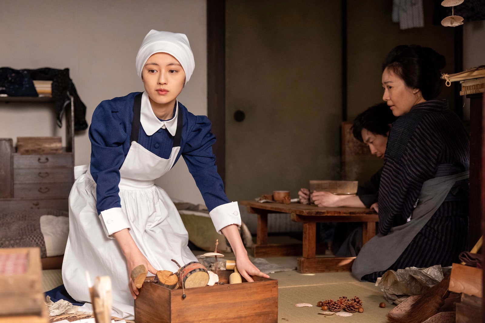 上坂樹里、前田亜季ら「風、薫る」第97話（C）NHK