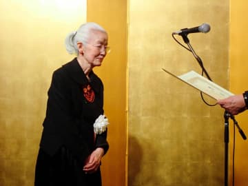 伝説の朝ドラヒロイン・日色ともゑ84歳に紀伊國屋演劇賞「10年ぐらいは頑張っちゃおうかな」