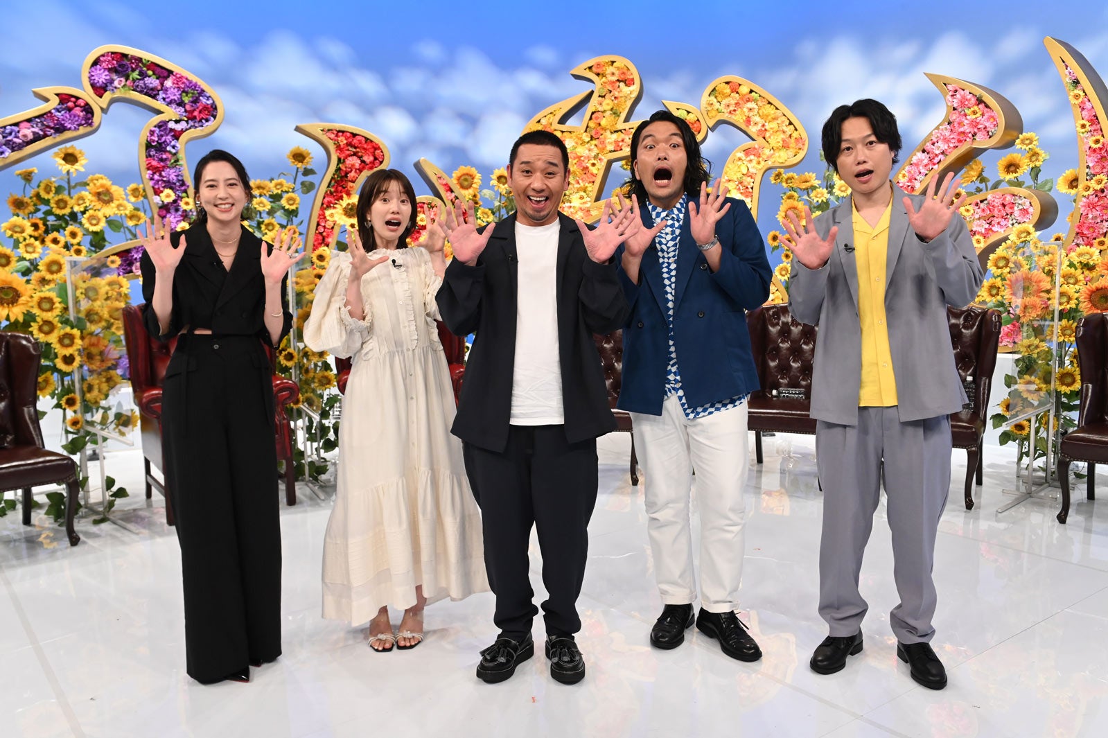 （左から）河北麻友子、弘中綾香、大悟、見取り図（盛山晋太郎、リリー）（C）テレビ朝日