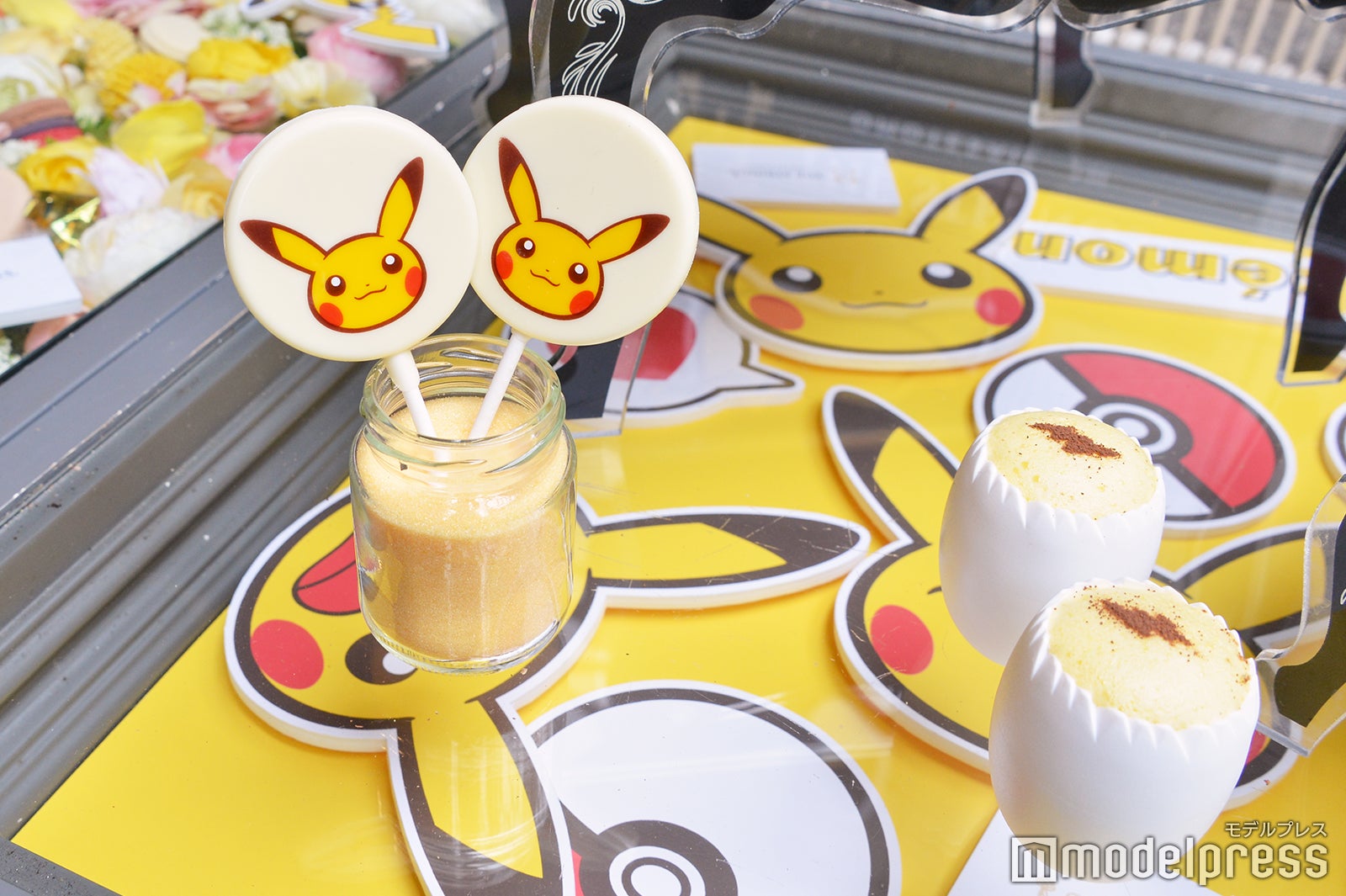 （左から）ピカチュウ ロリポップ、フルーツたっぷりはちみつレモンゼリー（C）モデルプレス