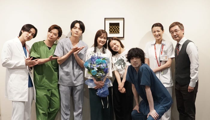 尾崎匠海、千葉雄大、岡山天音、生田絵梨花、杉咲花、若葉竜也、吉瀬美智子、安井順平(C)カンテレ