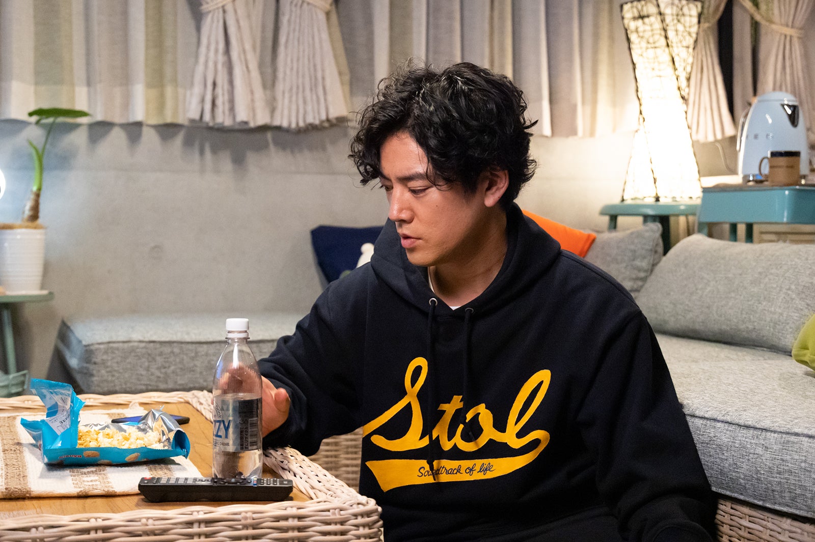 桐谷健太「ケイジとケンジ、時々ハンジ。」第2話より（C）テレビ朝日