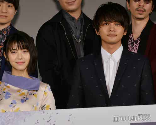 浜辺美波、北村匠海からひたすら「ガンダム」プレゼンされる<HELLO WORLD>