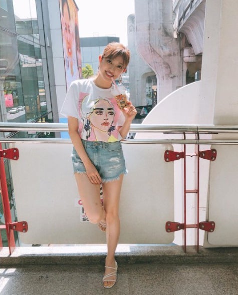 菊地亜美、ショーパン姿で美脚際立つ「ますます綺麗」と反響続々