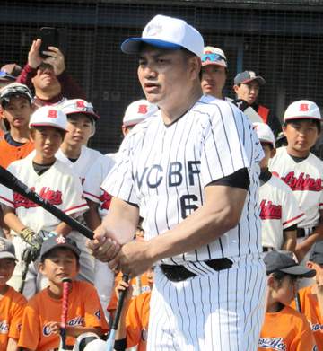 DeNA・度会あるぞ侍1番！CSで2打席連発 井口監督が思い切り評価「チームのムードメーカー的な存在になる選手」
