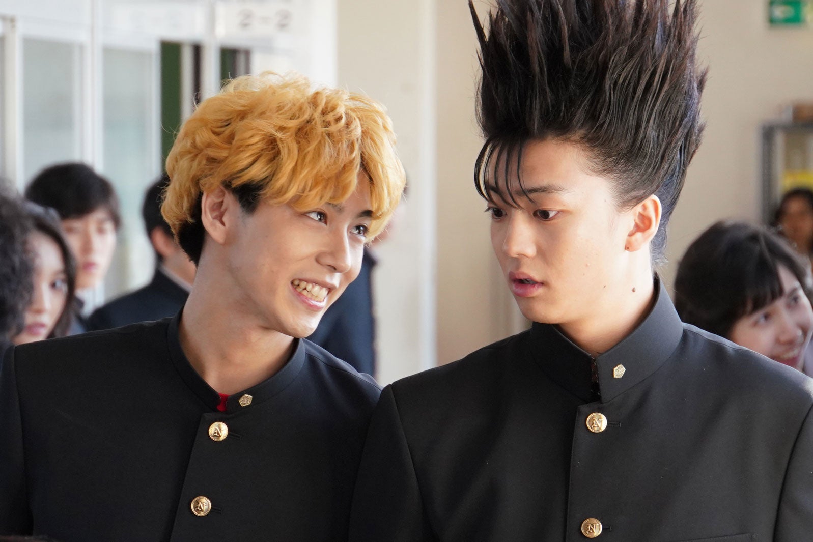 賀来賢人・伊藤健太郎／「今日から俺は！！」第1話より（C）日本テレビ