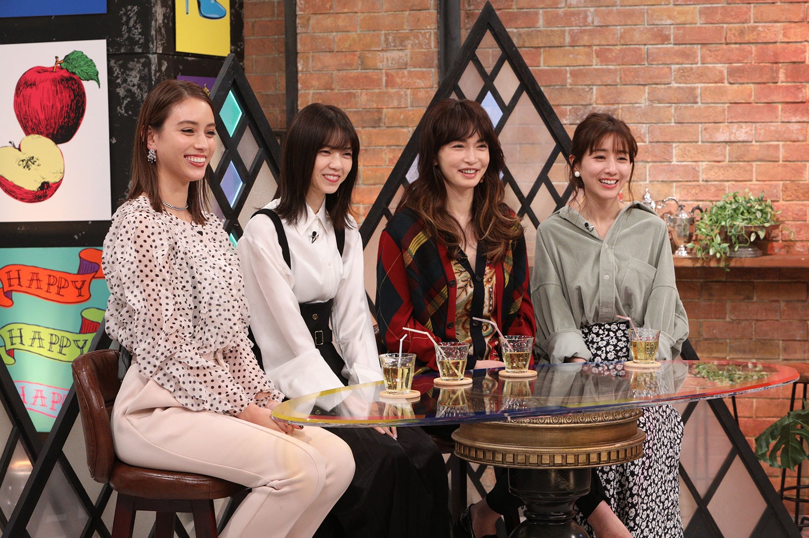 滝沢カレン、西野七瀬、長谷川京子、田中みな実（C）カンテレ