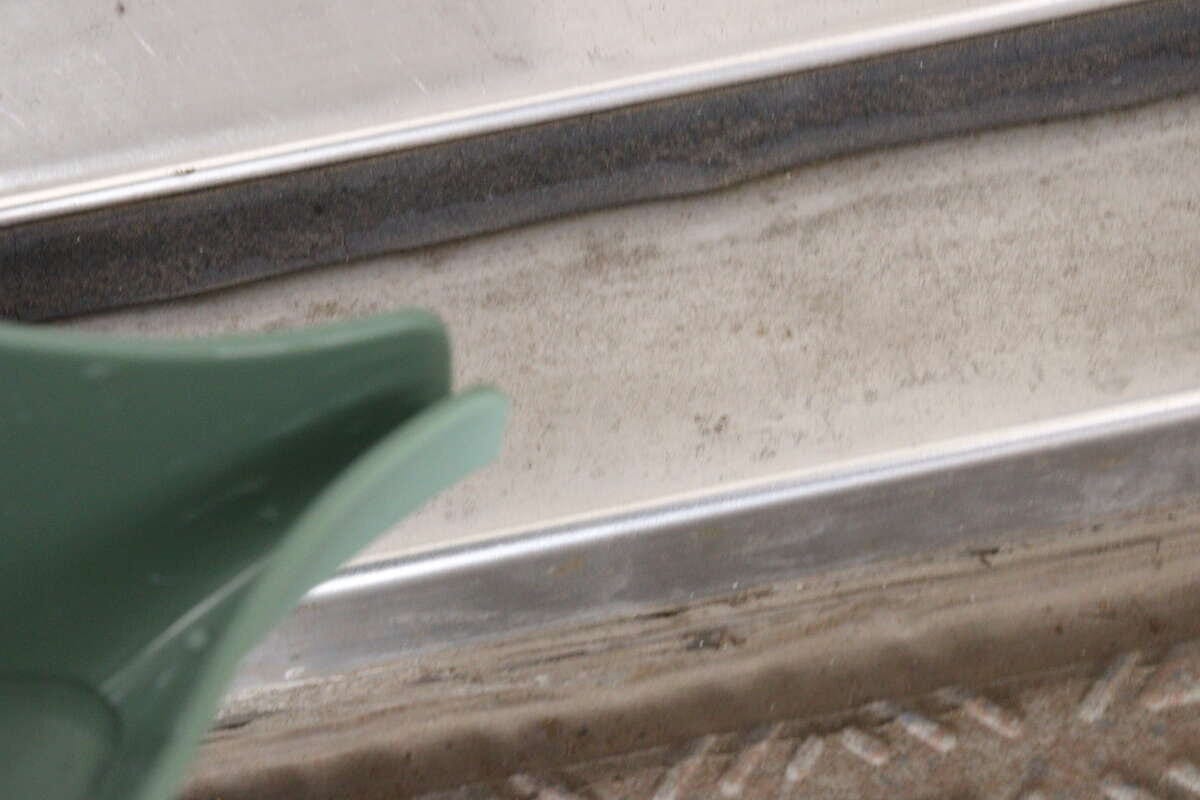 ダイソーのスリム水差しはちょこっと掃除に便利