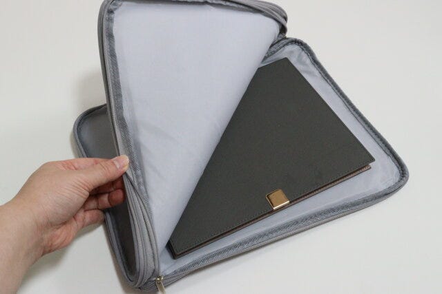 透けて見える2層タブレットケース（A4、グレー）　13インチ
