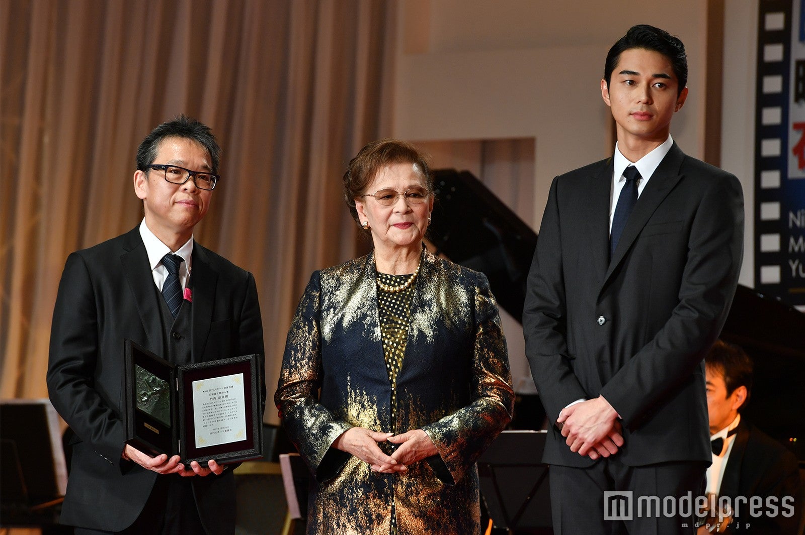 東出昌大（右） （C）モデルプレス