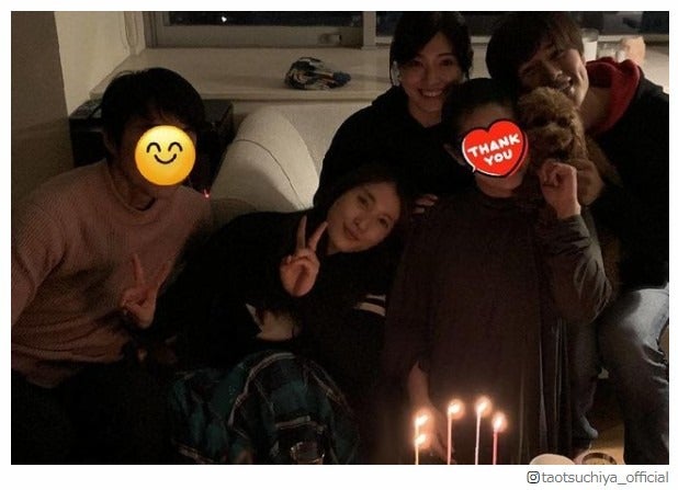 土屋太鳳、家族揃って母の誕生日祝福 炎伽＆神葉との3姉弟仲良しエピソードも
