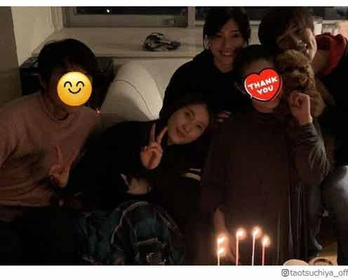 土屋太鳳、家族揃って母の誕生日祝福 炎伽&神葉との3姉弟仲良しエピソードも