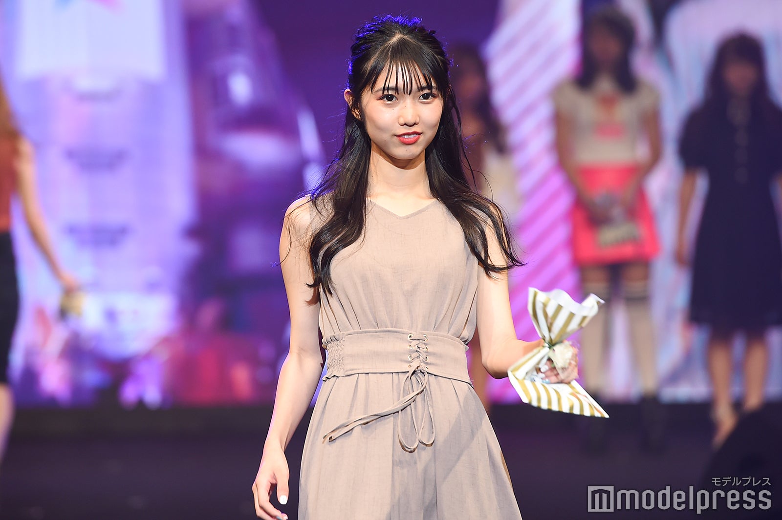 （C）モデルプレス