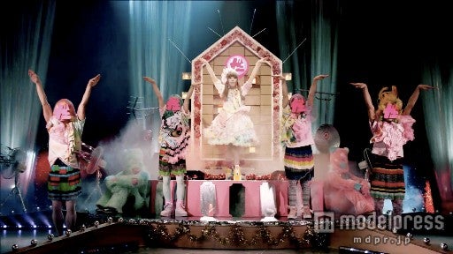 きゃりー、インベーダーをテーマにしたライブ開催