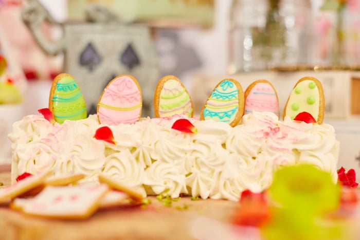 アリスのフラワーティーパーティー～不思議の国のイースターガーデン～／画像提供：ベストブライダル