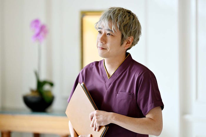 二宮和也「ブラックペアン シーズン2」第1話より(C)TBS