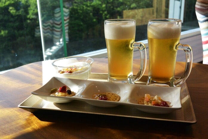 湯上がりは蜂蜜バイキングや無料の生ビールを!