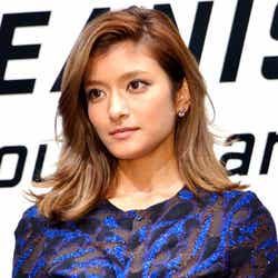 「ベストジーニスト2013 一般選出部門」を受賞したローラ